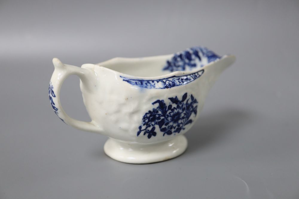 An 18th century Worcester blue and white sauceboat, width 13cm